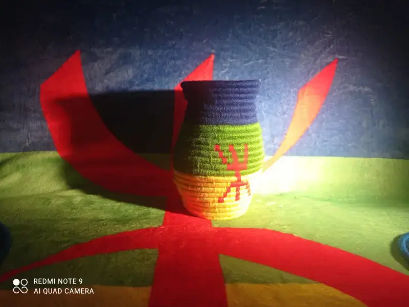 Vase décoratif – Drapeau amazigh