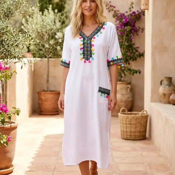 Robe berbère blanche femme – Broderies colorées et pompons
